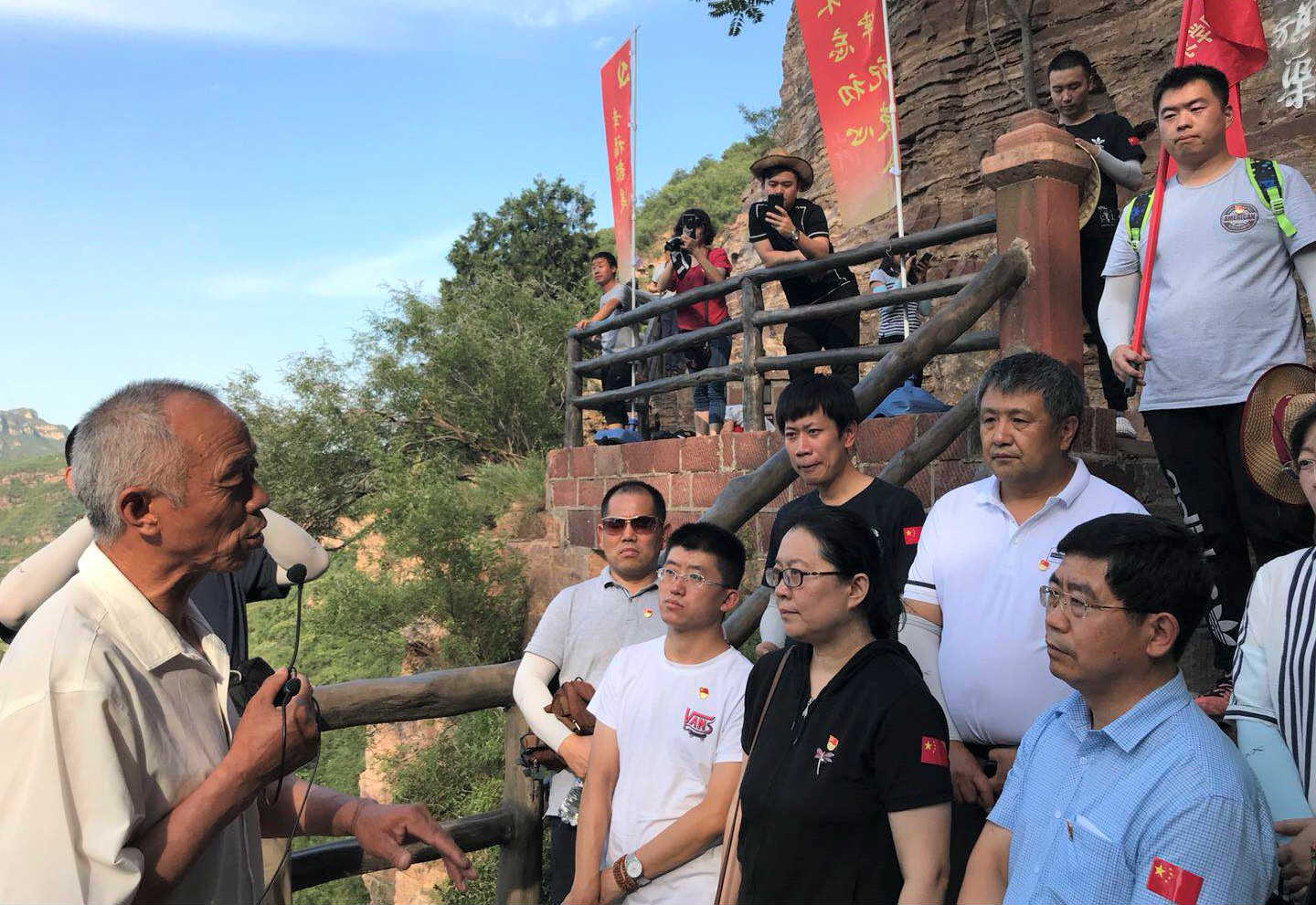 山影集團開展“學習紅旗渠精神,做改革發展先鋒”主題教育活動 山影集團開展“學習紅旗渠精神,做改革發展先鋒”主題教育活動